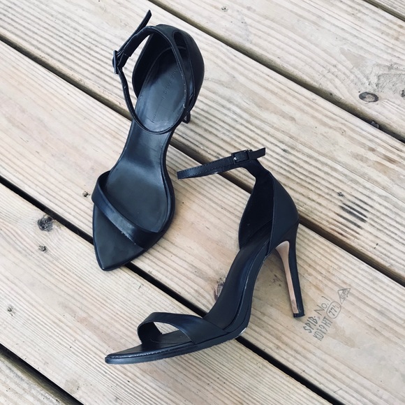 Zara Shoes - Casual Zara Heels!!